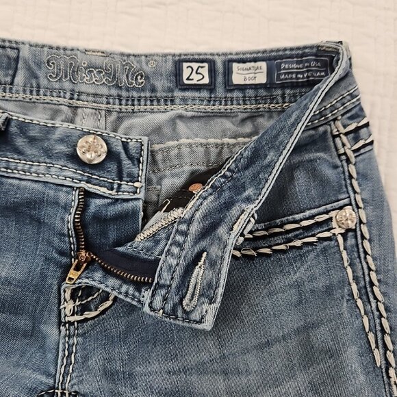 Miss Me Women’s Jeans Size 25 Signature Rise Boot Cut Denim Rhinestone Contrast - Picture 16 of 16